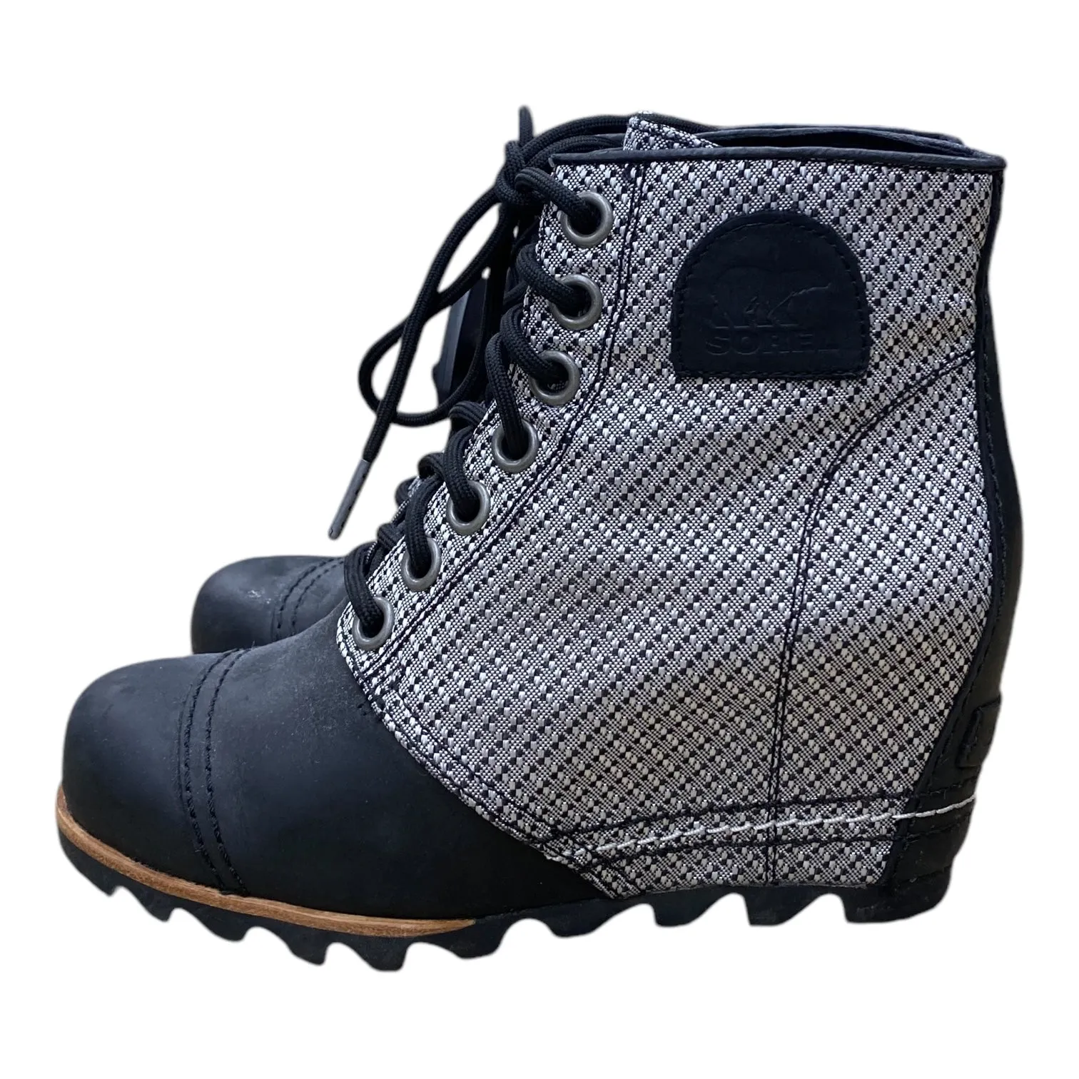 Size 4.5 Heel Shoes Boots Ankle Heels By Sorel In Black & Grey, Size: 7