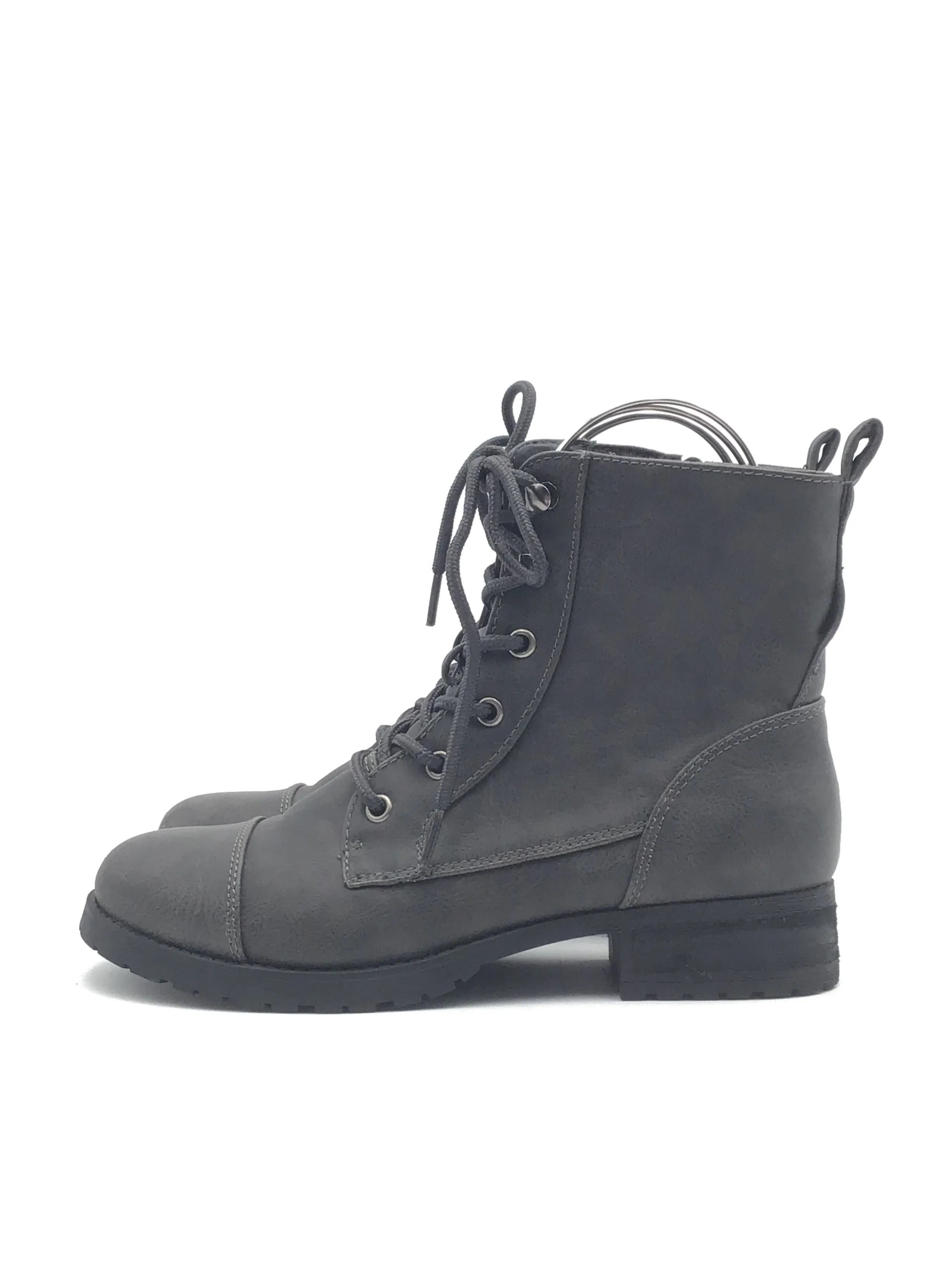 Combat Boots Pics Boots Combat By American Eagle In Grey, Size: 7