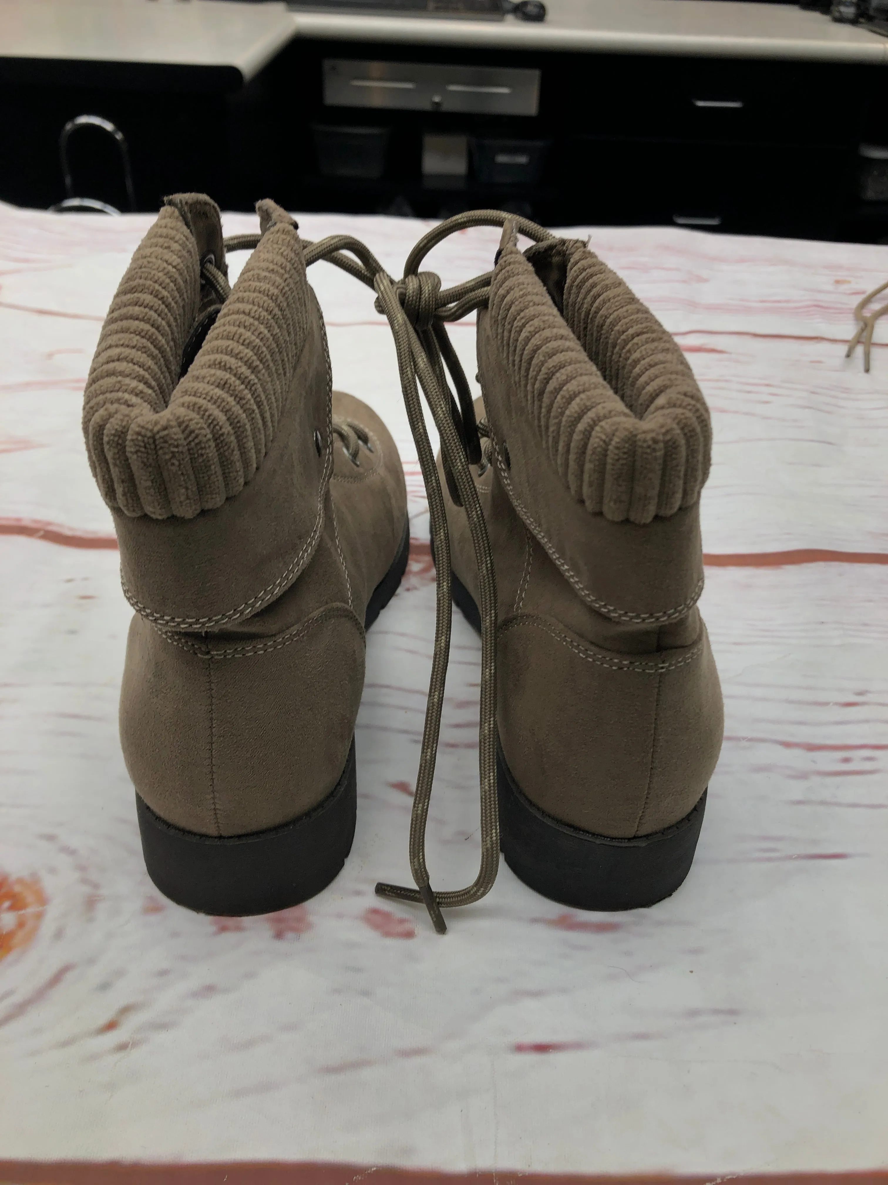 Patch Combat Boots Boots Combat By Clothes Mentor  Size: 7.5