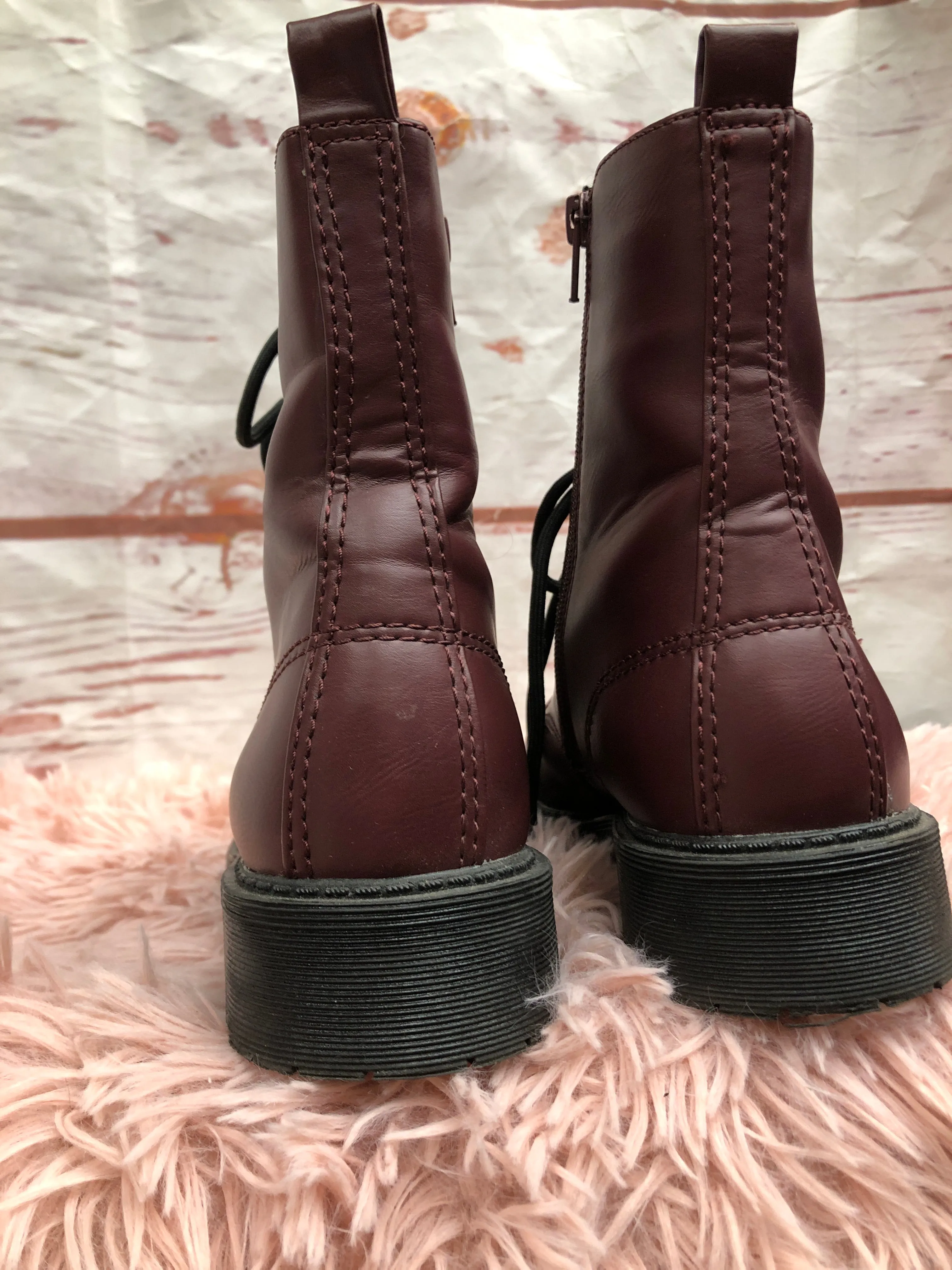 Boots Combat By Time And Tru  Size: 9 Roxy Combat Boot