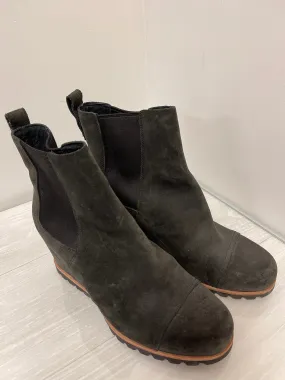 Garret Combat Platform Boots Boots Combat By Ugg In Green, Size: 10