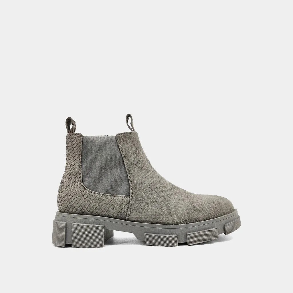 YOHANA Kiki Suede Chelsea Boots