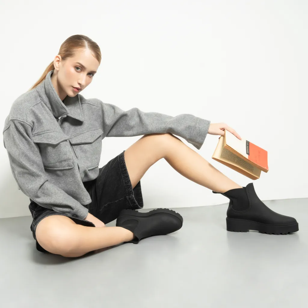 WINNIE Calfskin Snake-wrap Chelsea Boots