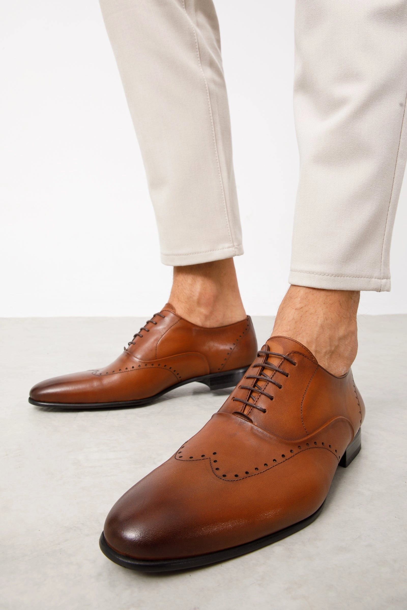 The Roma Tan Leather Wingtip Oxford Men Shoe Business Oxford