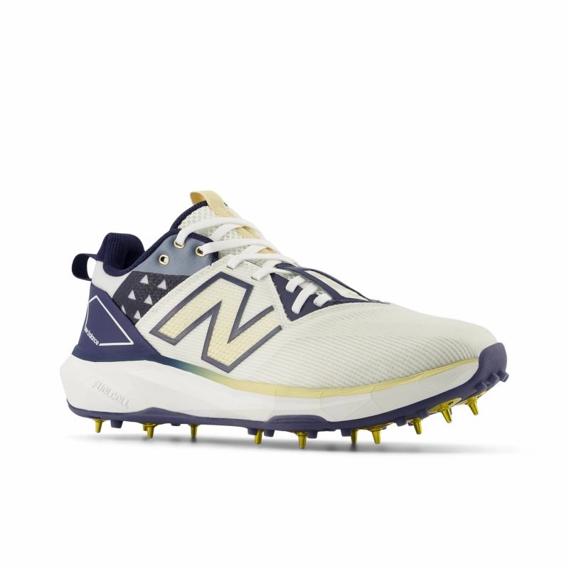 New Balance 623 Womens New Balance CK10v6 D Adults Cricket Shoes