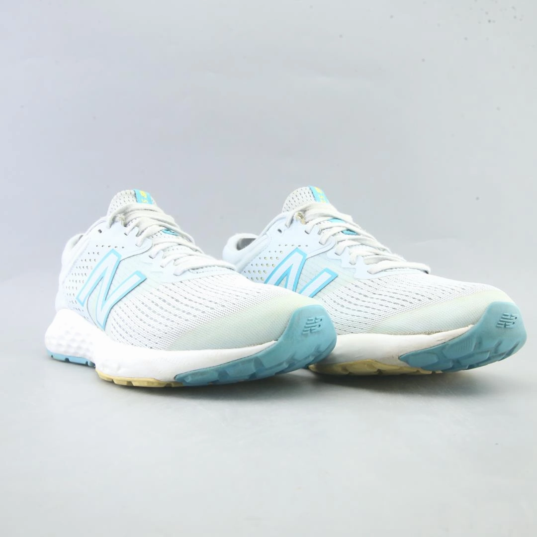 New Balance Yellow And White NEW BALANCE 520V7