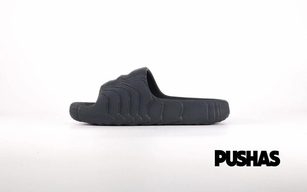Adilette 22 Slides 'Carbon Black' (2022) Slippers Microwave