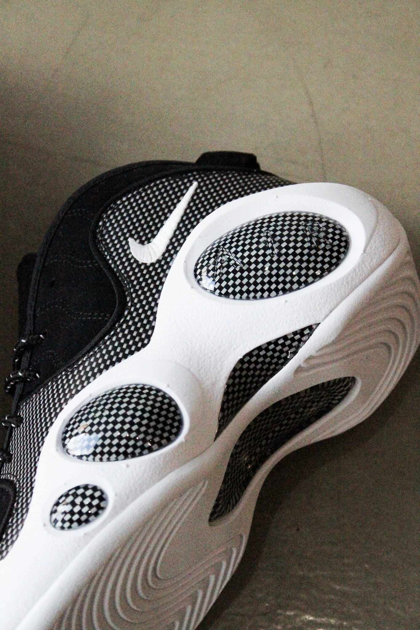 AIR ZOOM FLIGHT 95 "BLACK/METALLIC SILVER" Wnba Nike Shoe