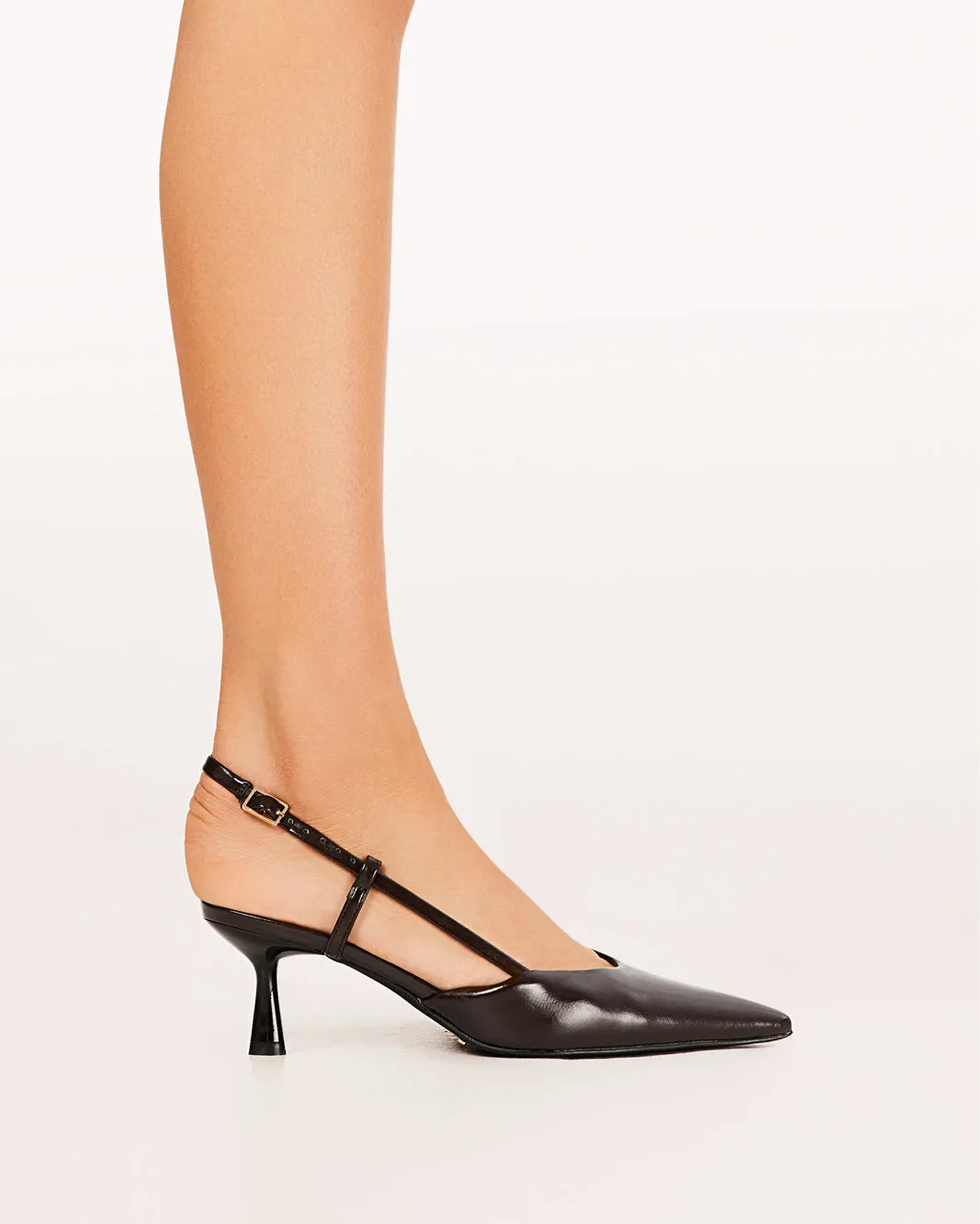 I Wear Heels She Wears Sneakers KYRIE - DARK CACAO SHINE