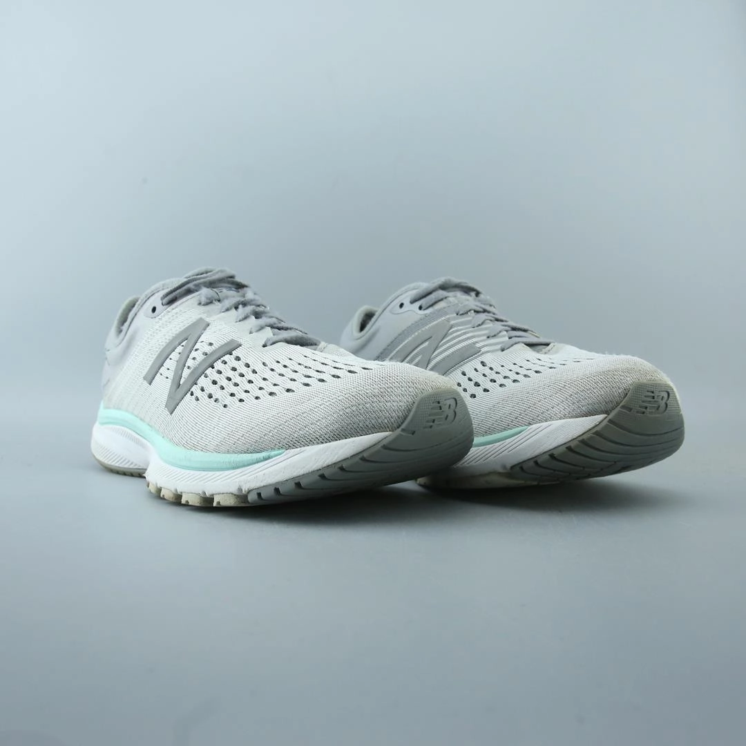 New Balance 2002r Grey/white NEW BALANCE 860V10