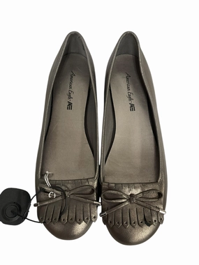 Different Shoes Shoes Flats Ballet By American Eagle Shoes In Metallic, Size: 10