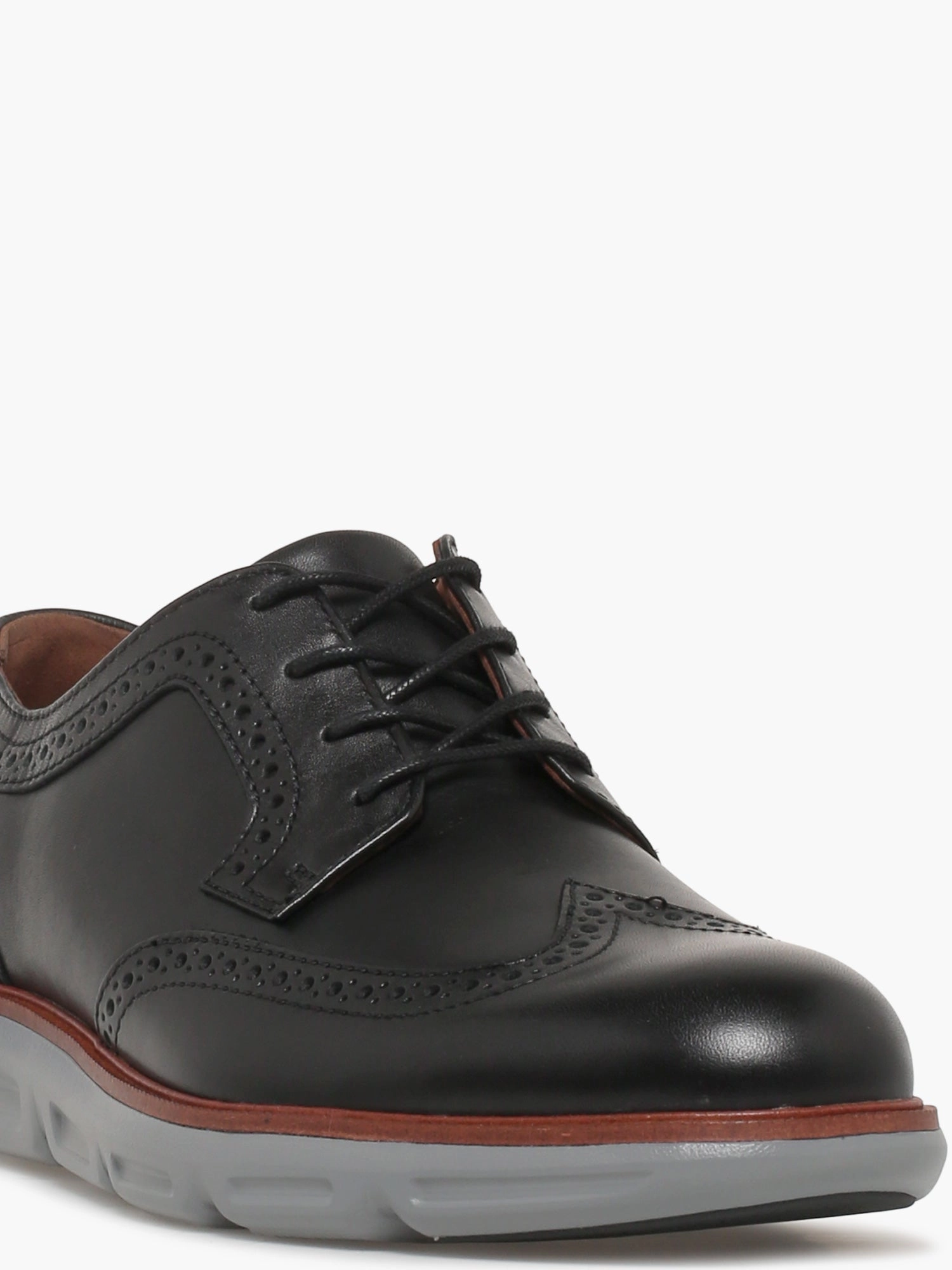 Distressed Leather Oxfords Larkin Wing Tip Black Leather 204169