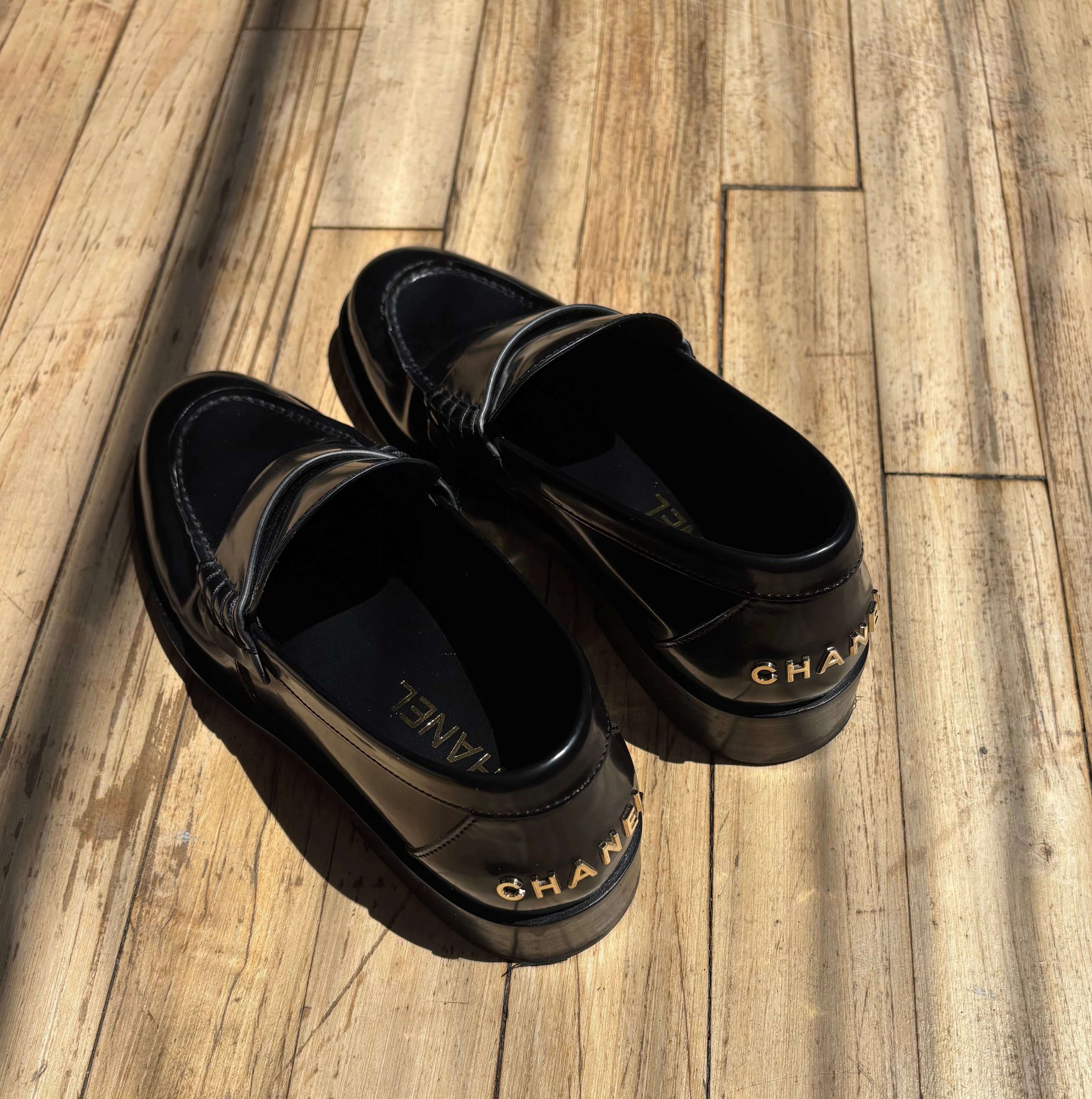 Loafers Brunello Chanel Logo Heel Loafers - Women's 37