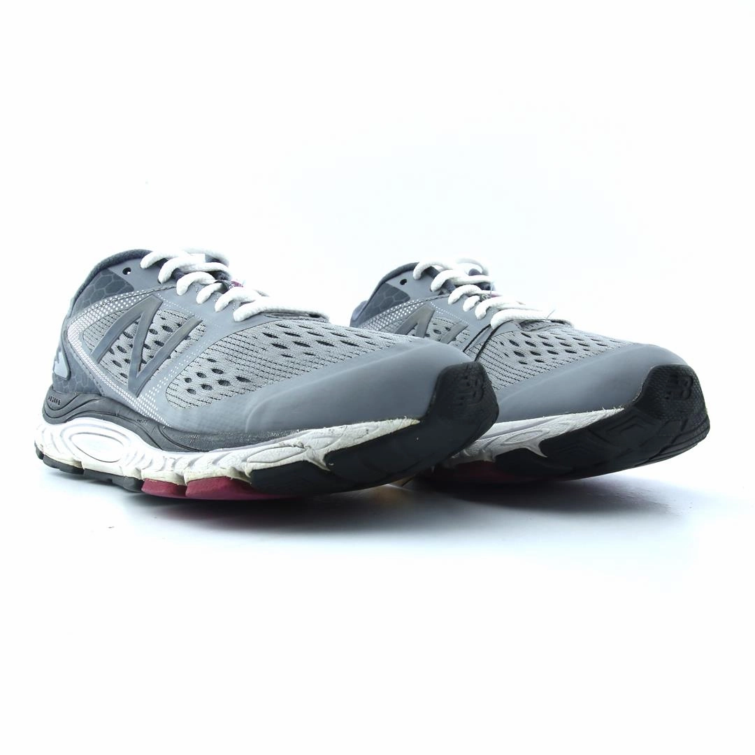 New Balance 2002er NEW BALANCE 840V4