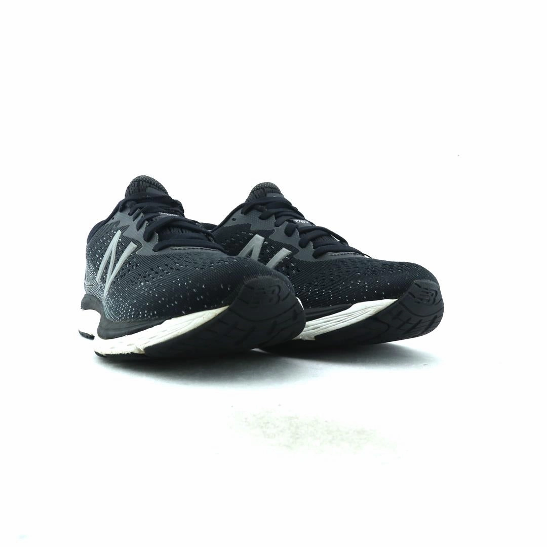 Women's New Balance Size 5 NEW BALANCE 880V9