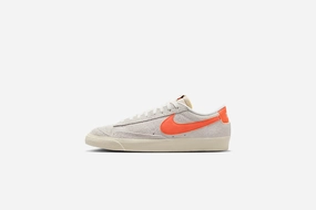 Nike Daybreak Shoe Nike "Blazer Low '77 PRM" M - Summit White / Safety Orange
