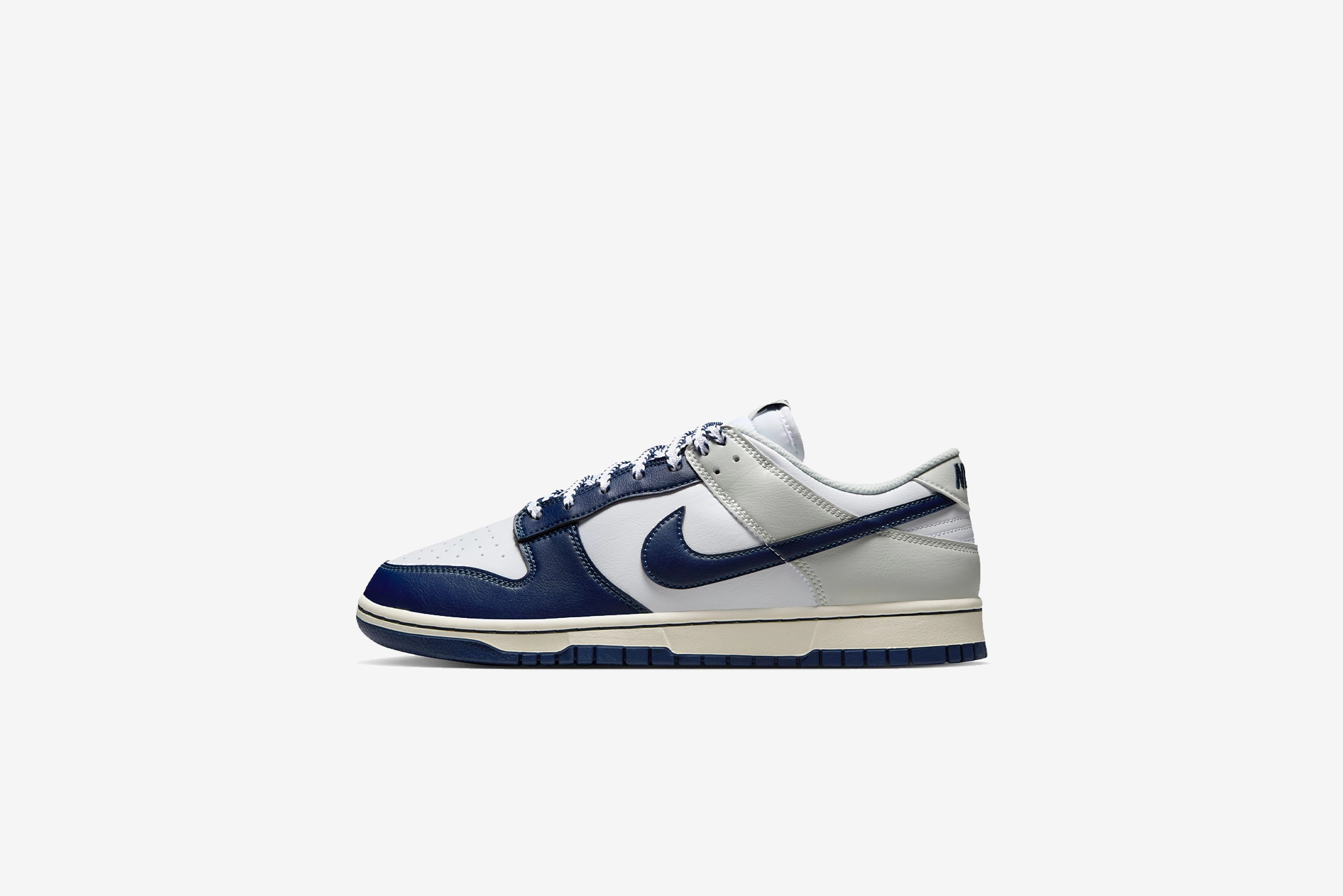Nike Gym Training Shoes Nike "Dunk Low Retro" M - White / Midnight Navy