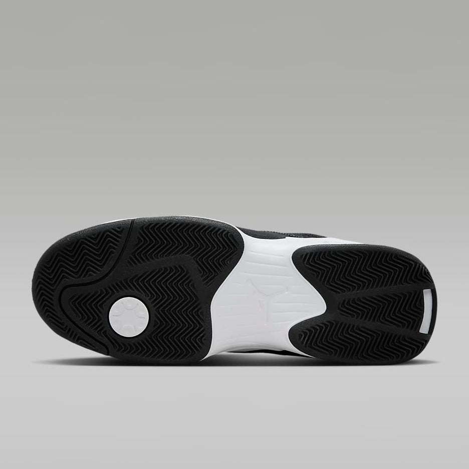 Nike Non Tie Shoes Nike Men's Jordan Max Aura 6 Shoes - Black / White