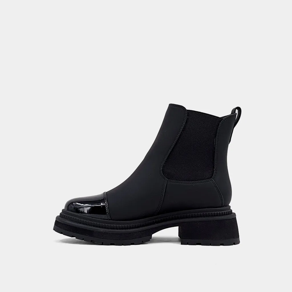 Chelsea Boots Boot Cut Jeans ZEINA