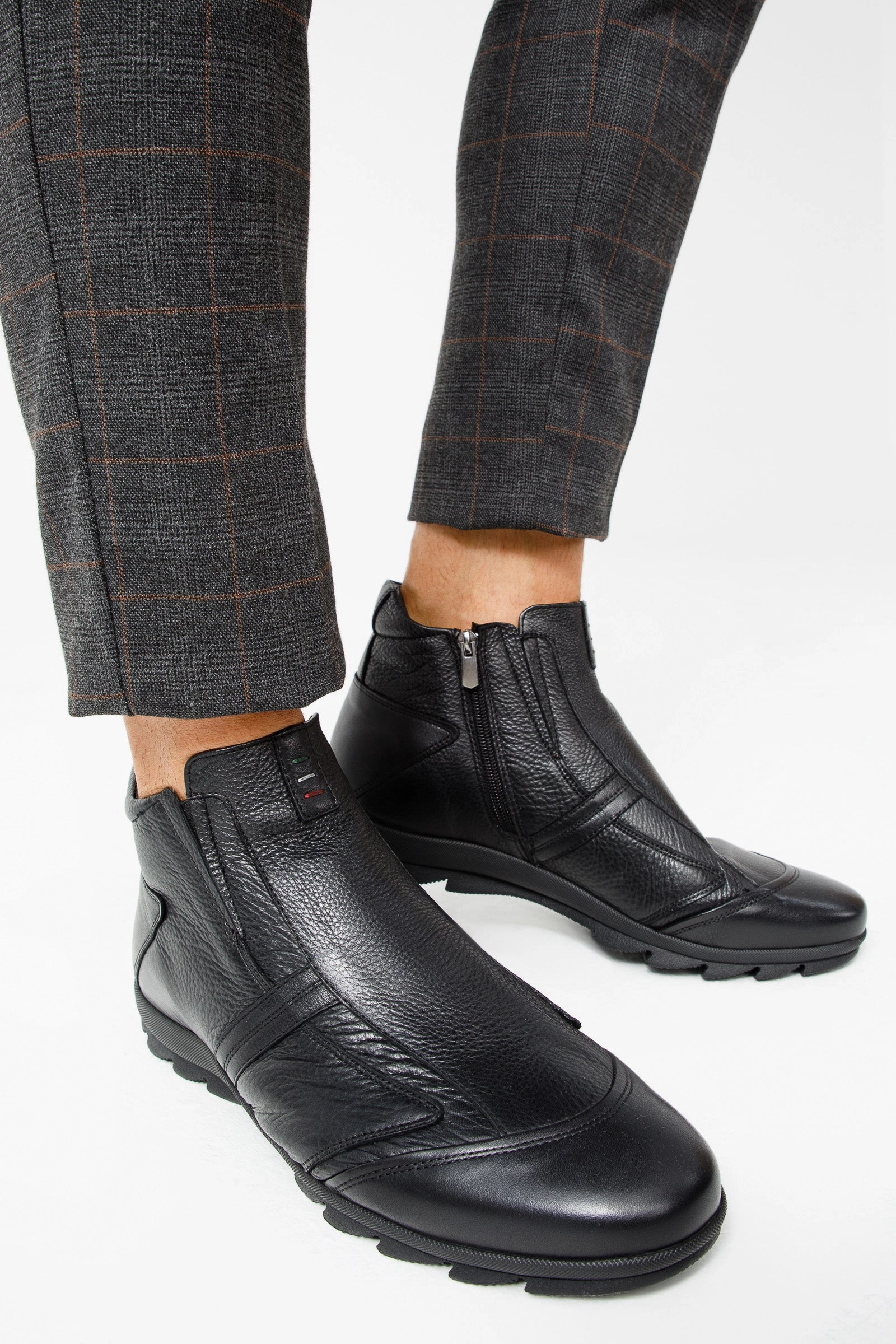 The Montreal Black Leather Casual Zip-Up Ankle Men Boot Chestnut Ankle Boots