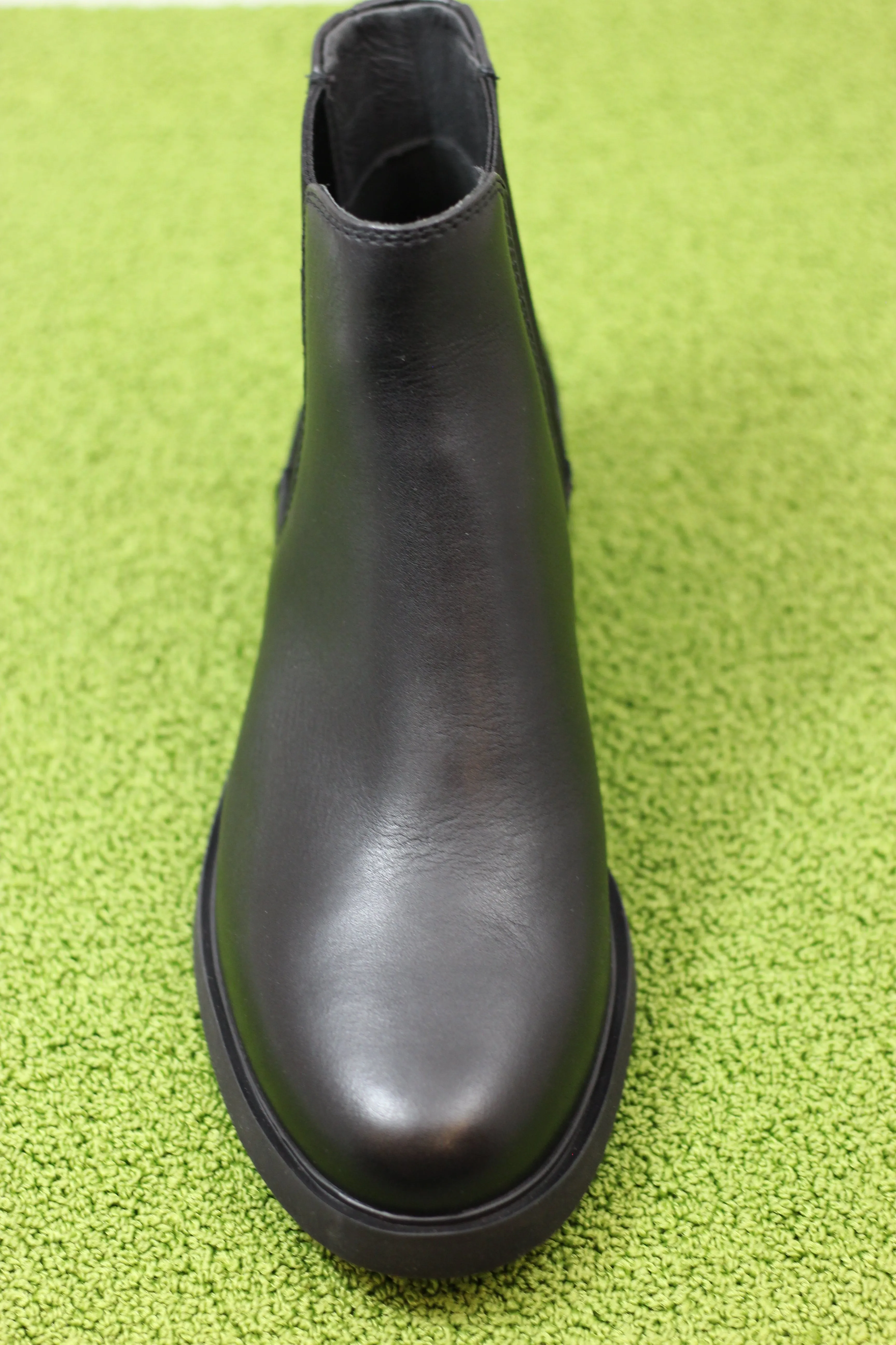 Womens Iman Chelsea Boot - Black Leather Chelsea Boots Flache Sohle