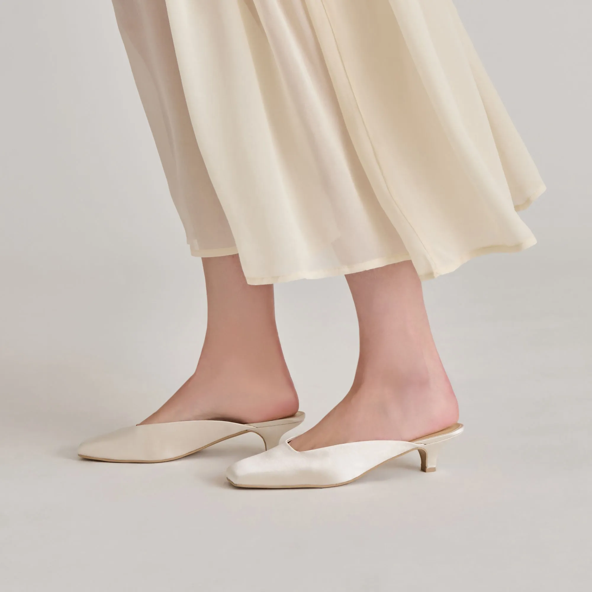 UMARA HEELS IVORY SATIN Aldo High Heel Mules