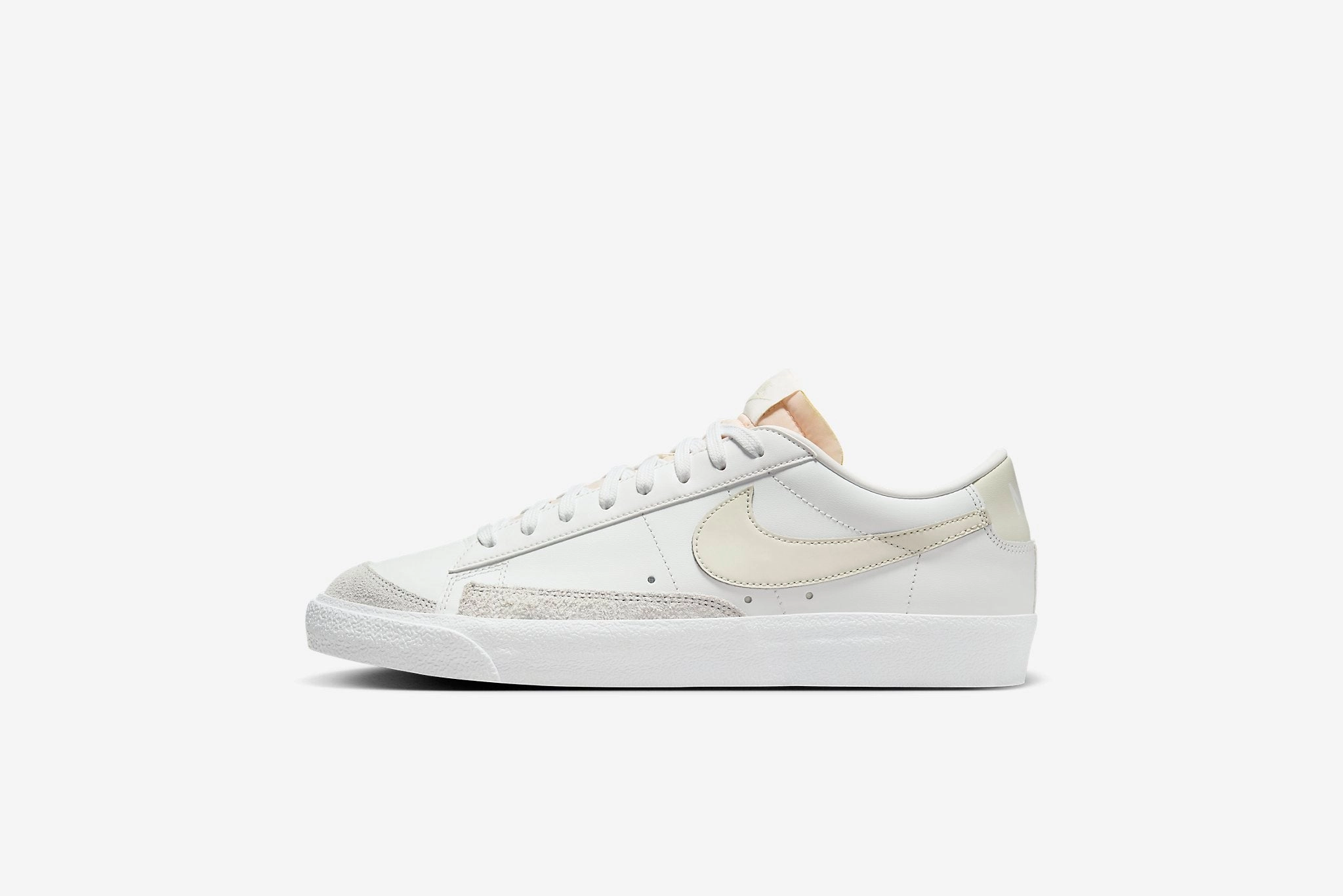 Nike Waffle Shoe Nike "Blazer Low '77 VNTG" M - Summit White / Sea Glass