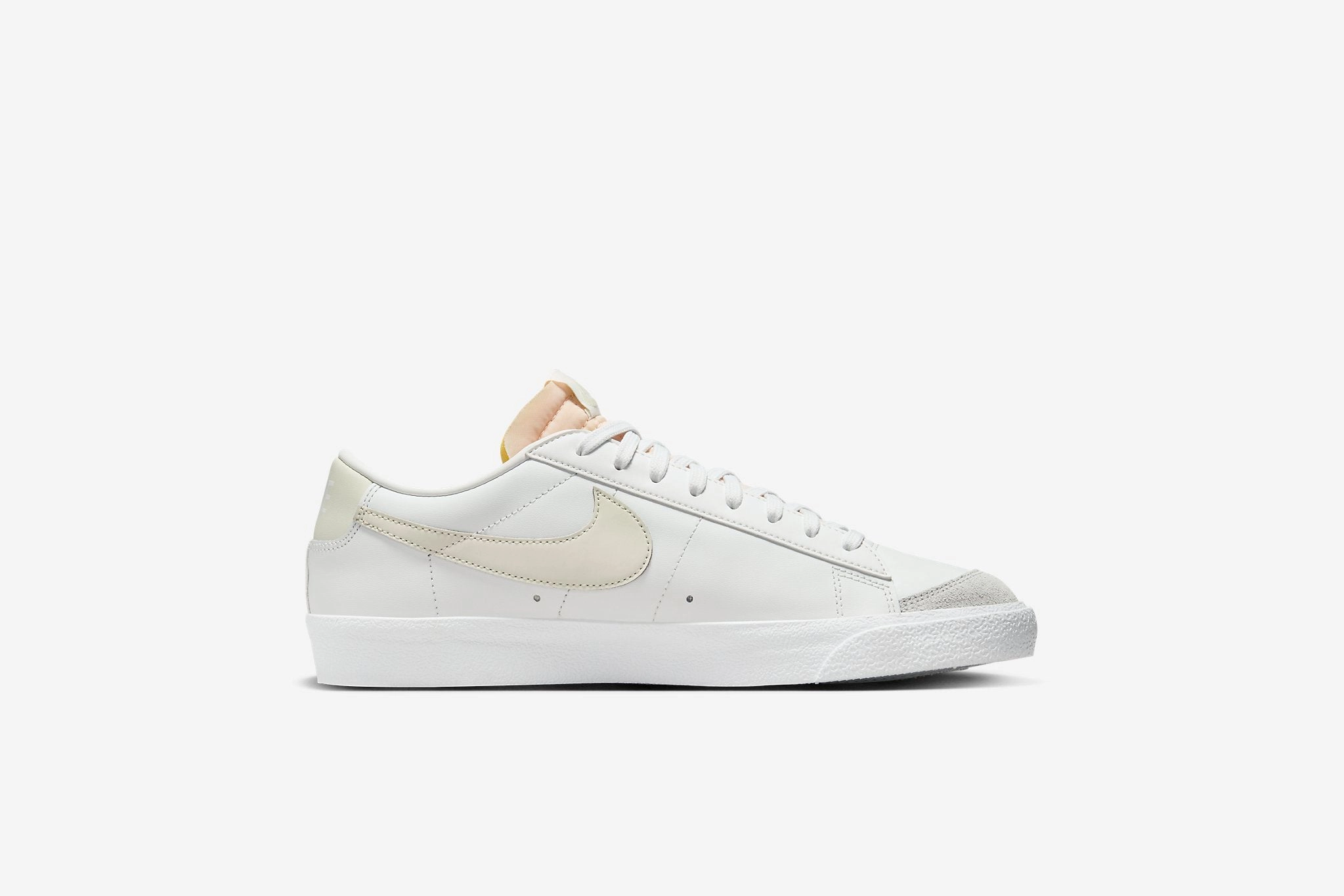 Nike "Blazer Low '77 VNTG" M - Summit White / Sea Glass Nike Travis Scott Shoes