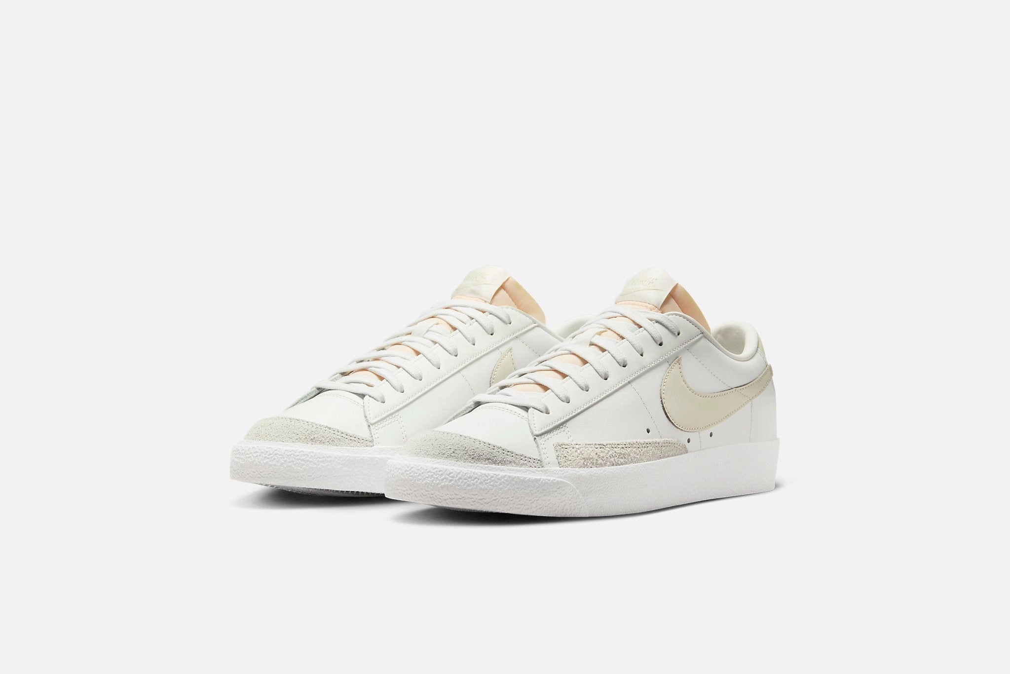 Nike "Blazer Low '77 VNTG" M - Summit White / Sea Glass Cool Nike Running Shoes