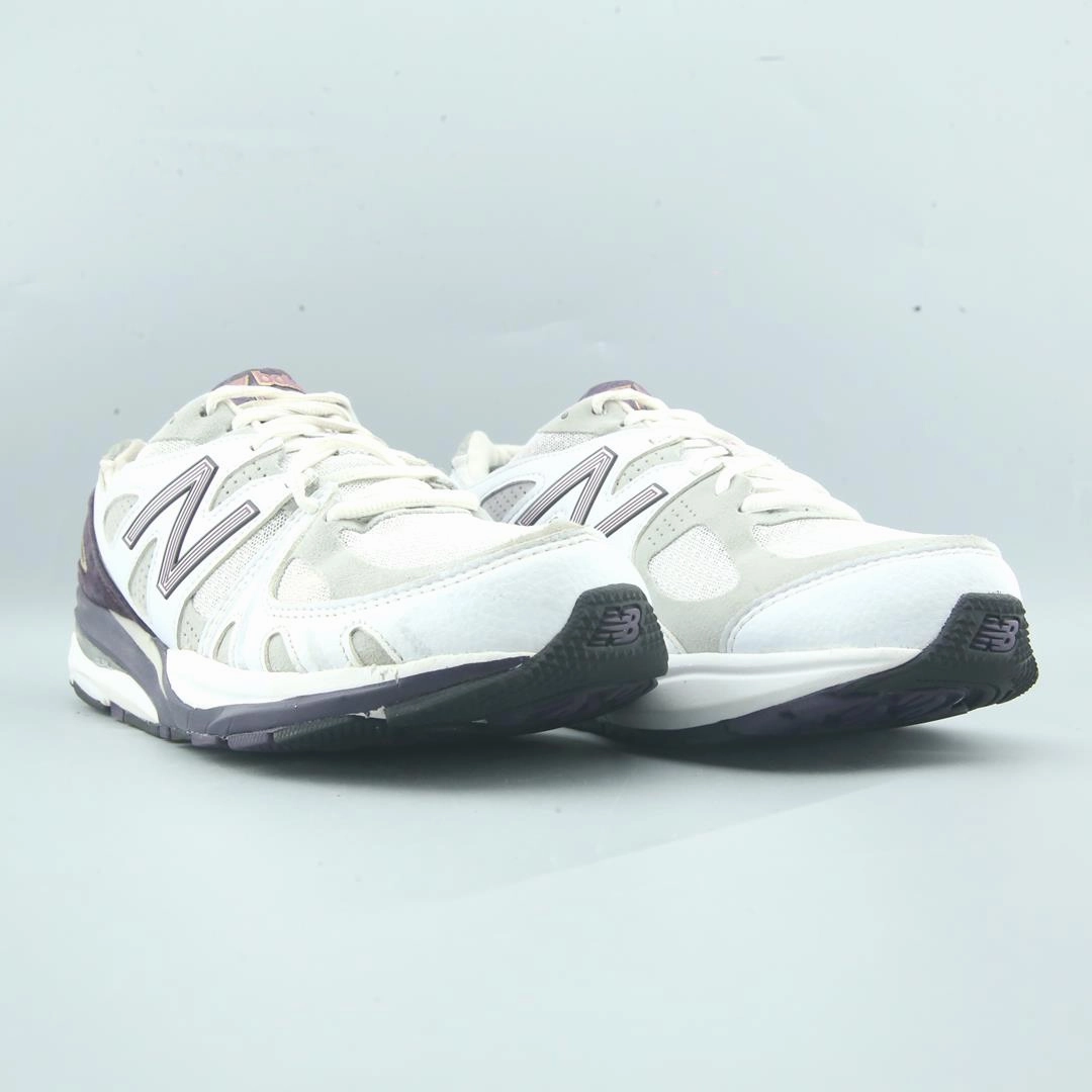 New Balance Sea Salt With Concrete And Silver Metallic NEW BALANCE 1540V1