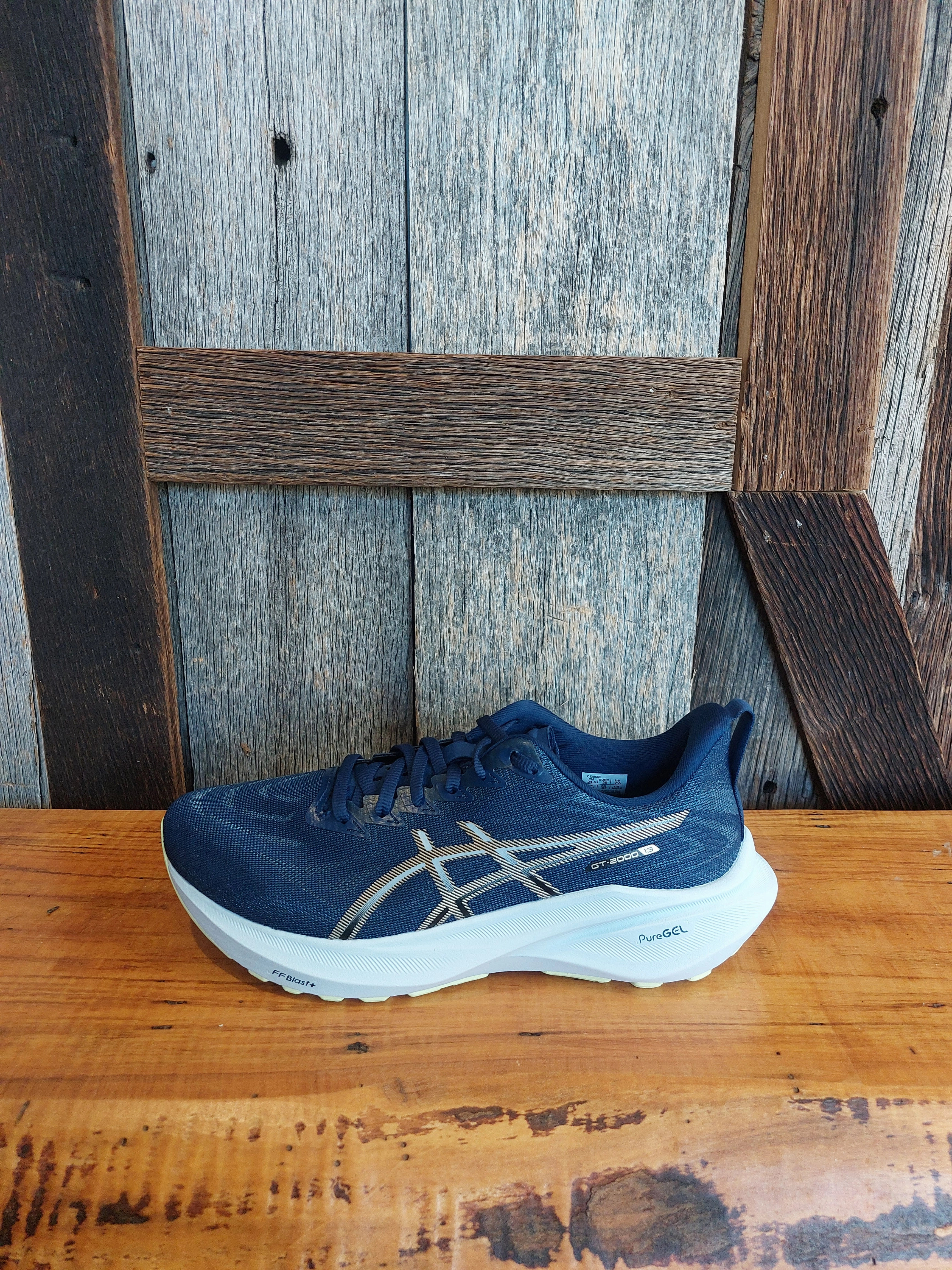 W Asics GT-2000 13 Asics Gel Nimbus 17 Shoe