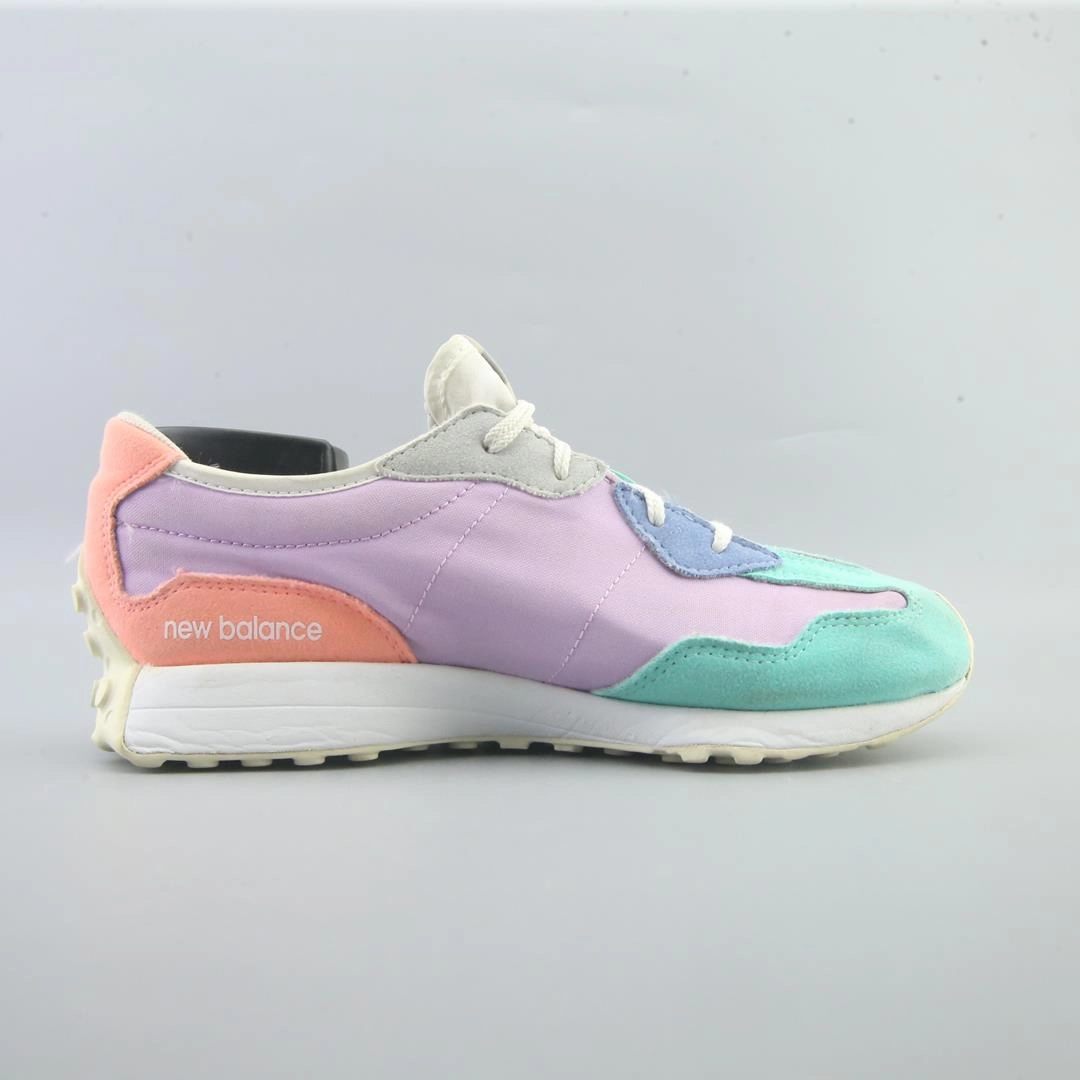 Black 327 New Balance Women's NEW BALANCE 327