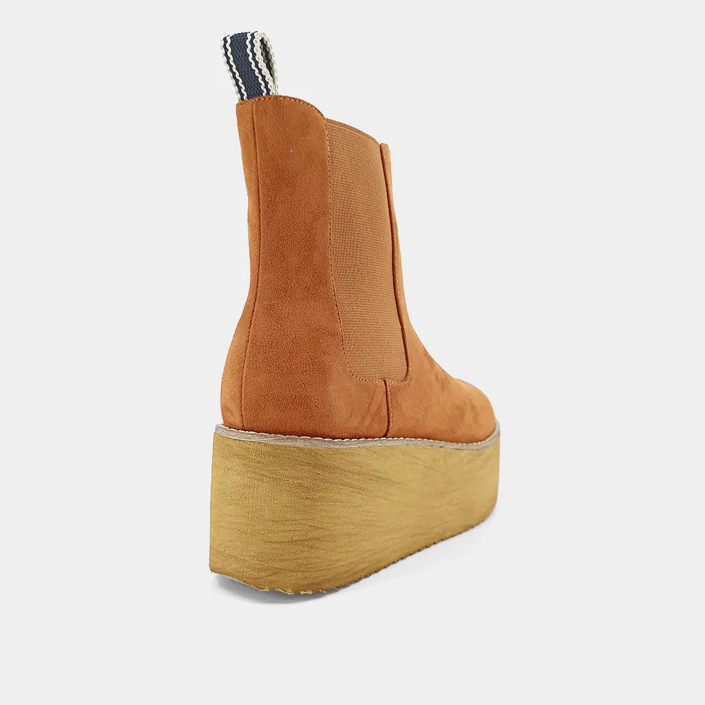 Staud Wally Leather Chelsea Boots YOSHI